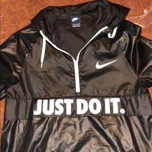 nike windbreaker